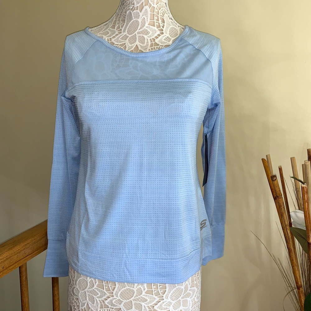 Sckechers sport wear woman’s shirt blue size M